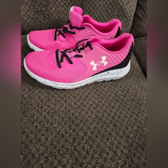 Under Armour youth sneakers - Picture 2 of 4